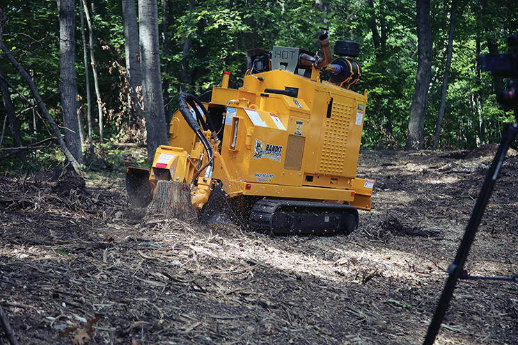 Dessoucheuse automoteur sur chenilles 2900T